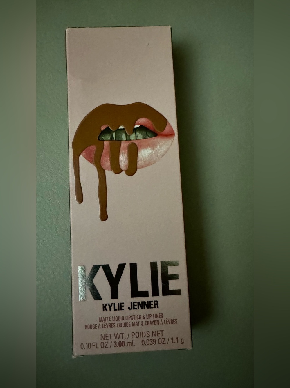 Kylie Jenner Matte Liquid Lipstick & Lip Liner - shade 701 exposed Matte.